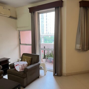 Living Room in 2.5 BHK Apartment at Sector 42 – for Rent
