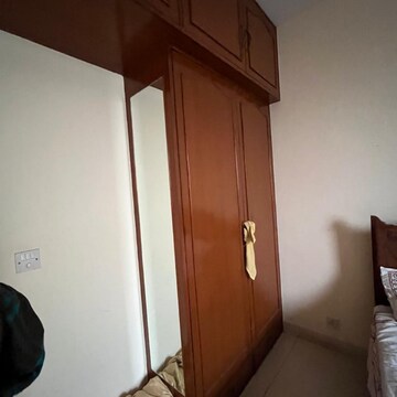 Furnished Amenities in 2.5 BHK Apartment at Sector 42 – for Rent
