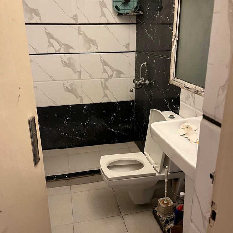 Team Area, sector 42 2.5 Bedroom 1400 Sq.Ft. Apartment In Sector 42 Gurgaon 9181410