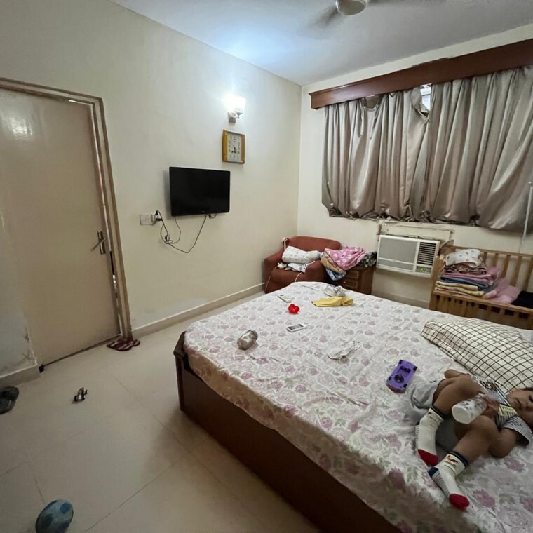 Bedroom, sector 42 2.5 Bedroom 1400 Sq.Ft. Apartment In Sector 42 Gurgaon 9181410