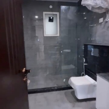 Bathroom in 4 BHK Builder Floor at Eros Rosewood City, Rosewood City – for Rent