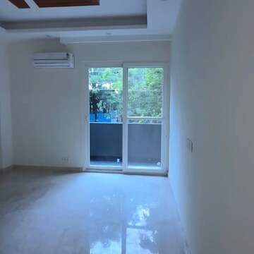 Room in 4 BHK Builder Floor at Eros Rosewood City, Rosewood City – for Rent