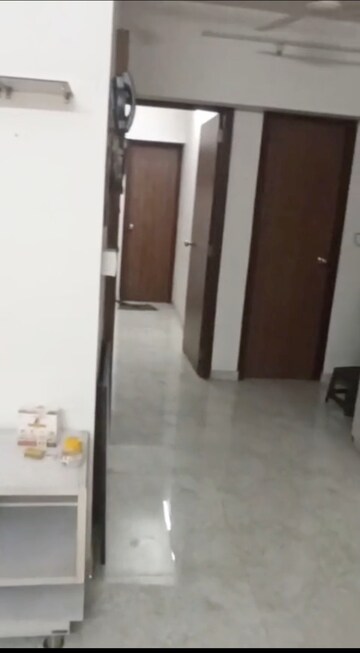 Room in 1 BHK Apartment at Lodha Amara, Kolshet Road – for Rent