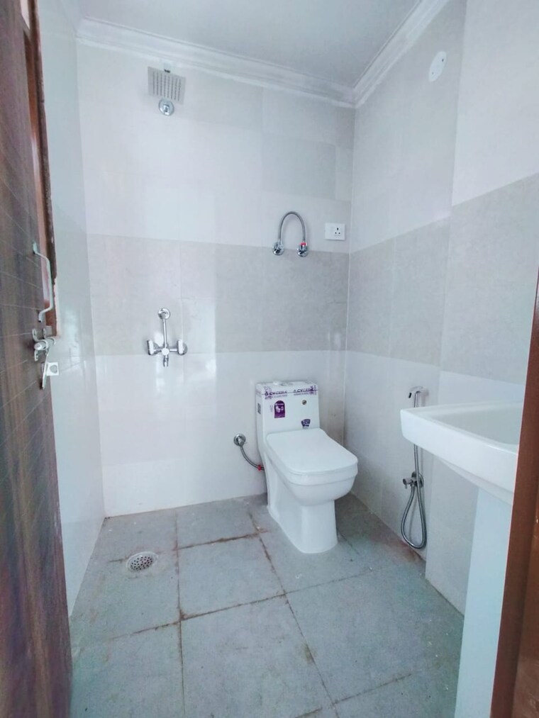 Bathroom, saket 2 Bedroom 900 Sq.Ft. Builder Floor In Saket Delhi 9181498