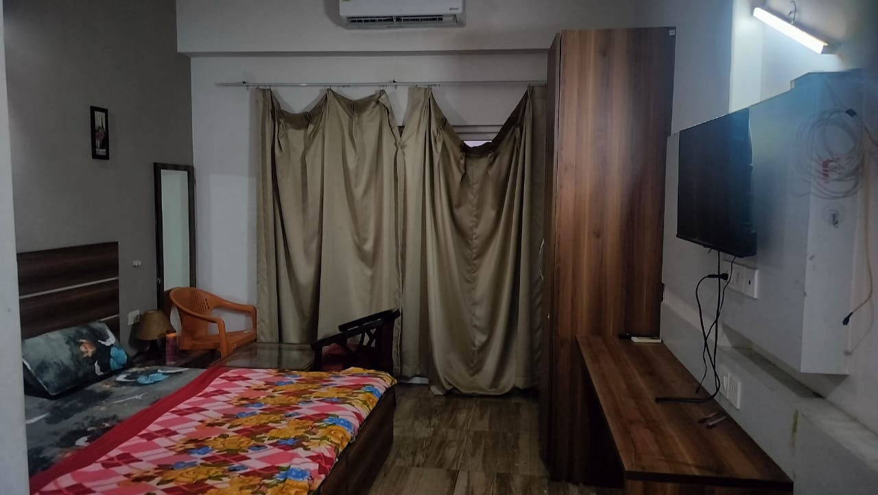 1 BHK 435 Sq.Ft. Apartment in Paramount Golfforeste