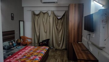 1 BHK Apartment For Rent in Paramount Golfforeste, Zeta I Greater Noida