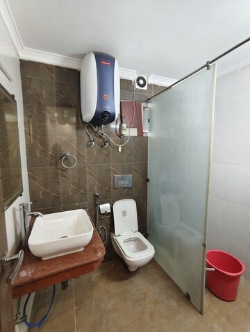 Furnished Amenities in 4 BHK Apartment at Vasant Kunj – for Rent
