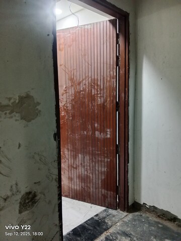 Building Lobby in 4 BHK Builder Floor at Sector 43 – for Sale