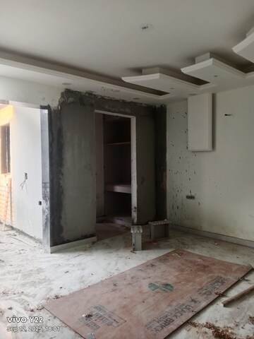 Building Lobby in 4 BHK Builder Floor at Sector 43 – for Sale
