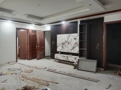 4 BHK + Servant Room Builder Floor For Sale in Sector 43