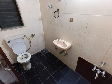 Bathroom in 3 BHK Apartment at Thane West – for Rent