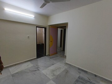 Room in 3 BHK Apartment at Thane West – for Rent