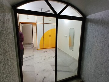 Room in 3 BHK Apartment at Thane West – for Rent