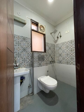Bathroom in 3 BHK Builder Floor at Palm Residency Chhatarpur, Chattarpur – for Rent