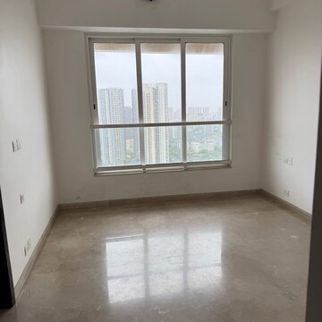 Room in 3 BHK Apartment at Kalpataru Radiance, Goregaon West – for Rent