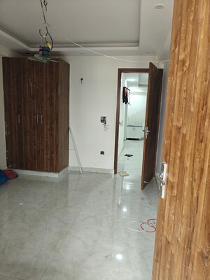 Room in 2 BHK Builder Floor at Sultanpur – for Sale