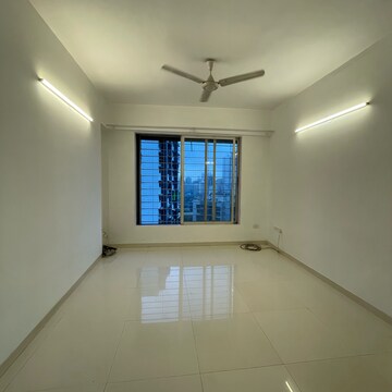 2 BHK Apartment For Rent in Malad East