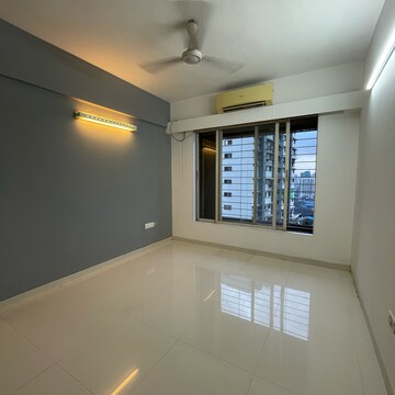 Room in 2 BHK Apartment at Malad East – for Rent