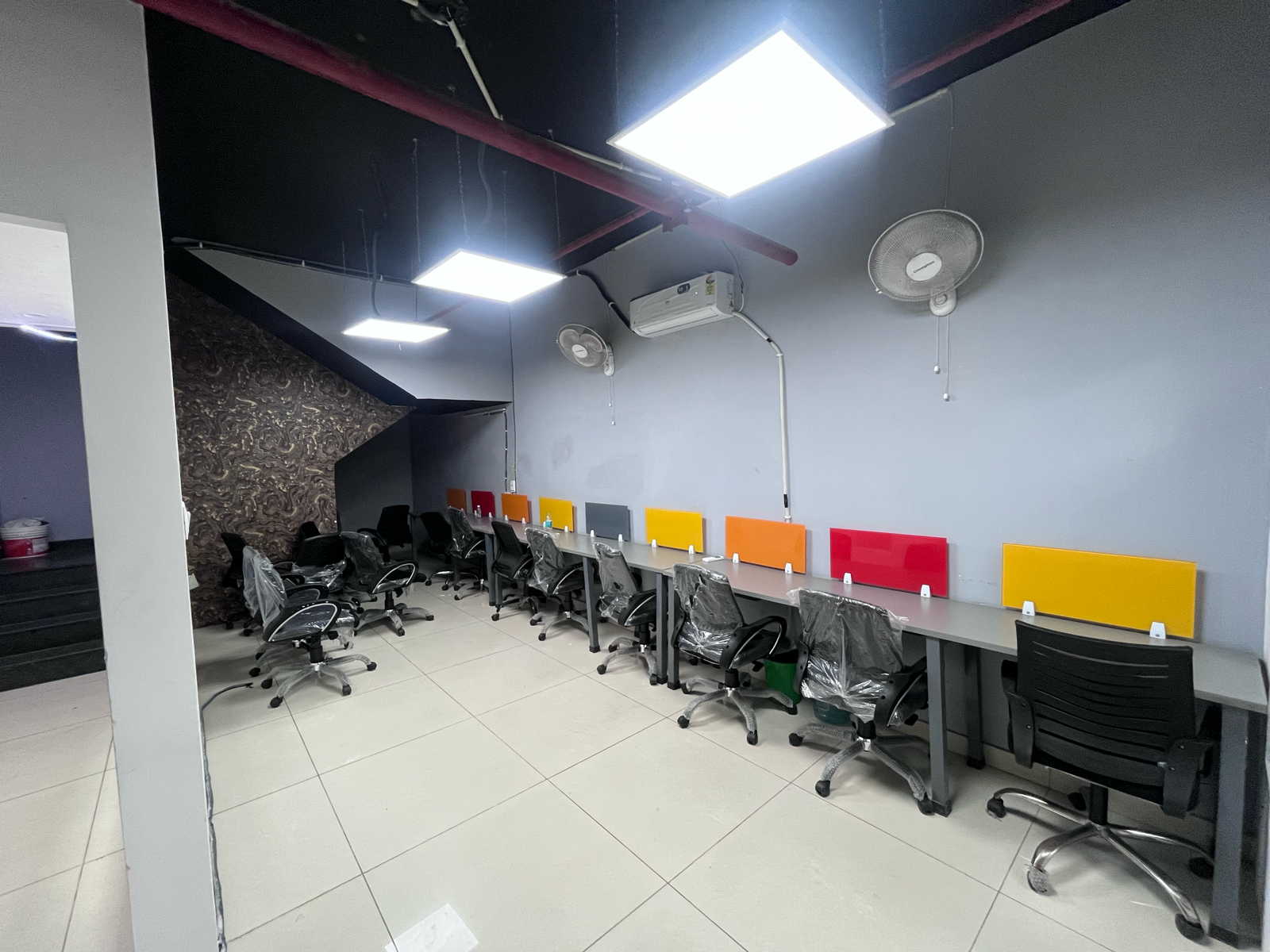 Office Space For Rent in Sector 4