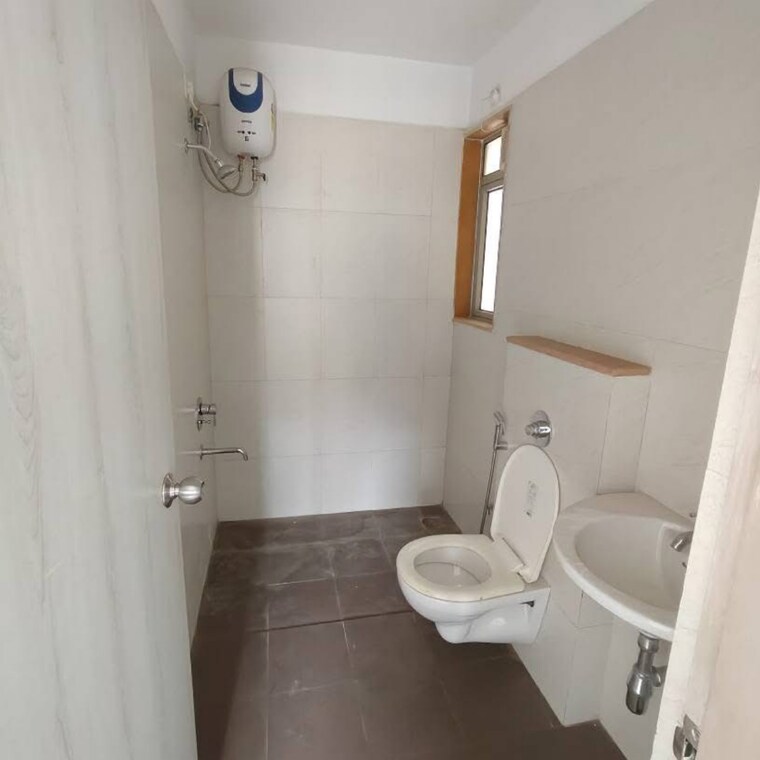 Bathroom, casa-riogold 1.5 Bedroom 584 Sq.Ft. Apartment In Nilaje N V Thane 9181609