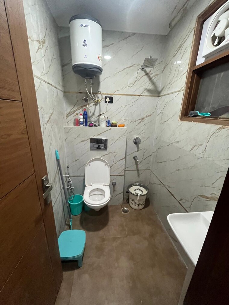Bathroom, saket 1 Bedroom 888 Sq.Ft. Apartment In Saket Delhi 9181630