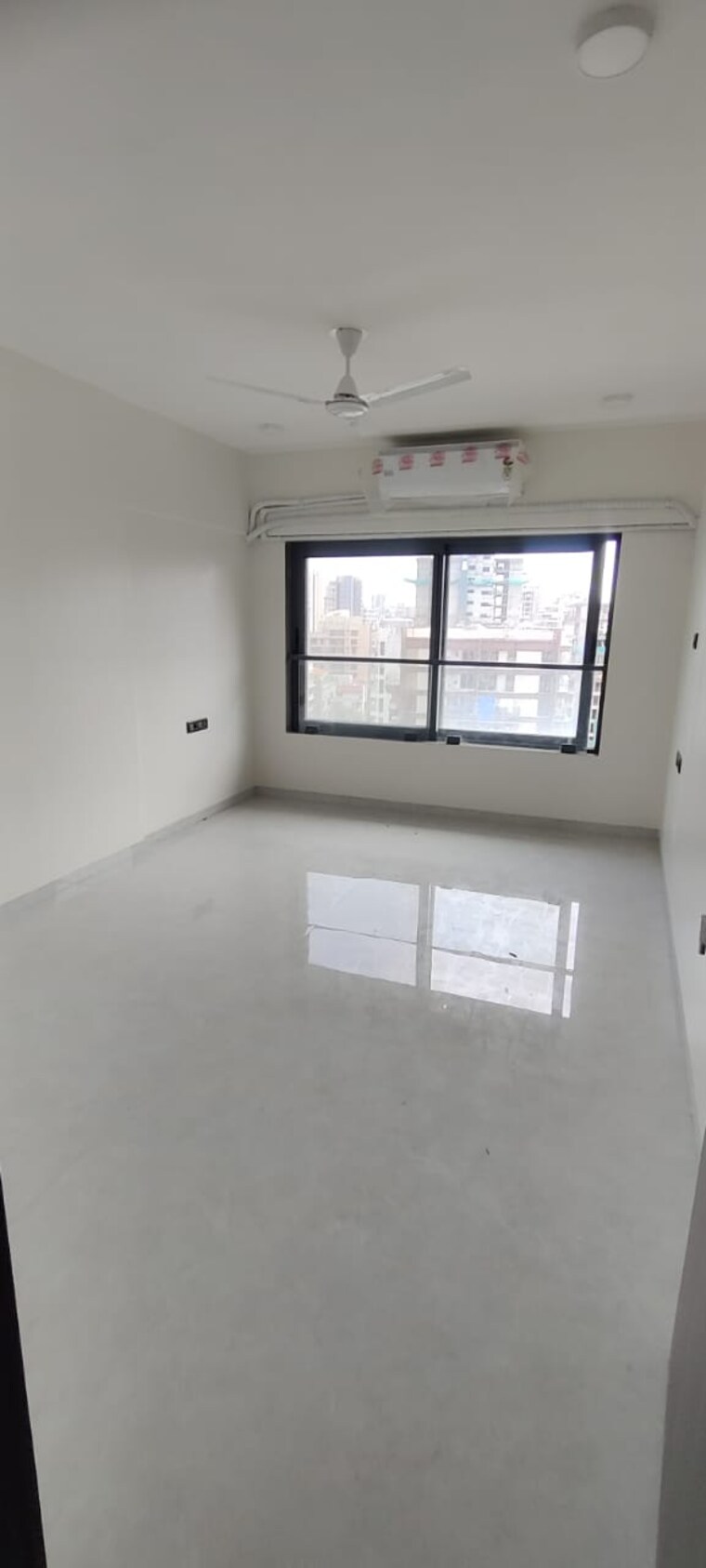 Room, zindagi-chs 4 Bedroom 1500 Sq.Ft. Apartment In Khar West Mumbai 9181610