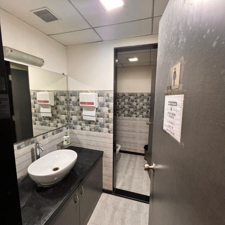 Attached Bathroom, star-hub Commercial Office Space 2400 Sq.Ft. In Andheri East Mumbai 9181616