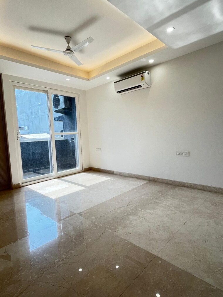 Room, sukhdev vihar 4 Bedroom 400 Sq.Yd. Builder Floor In Sukhdev Vihar Delhi 9181608
