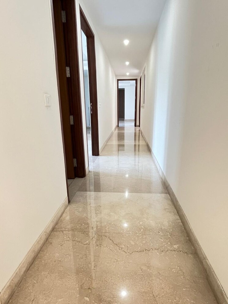 Living Room, sukhdev vihar 4 Bedroom 400 Sq.Yd. Builder Floor In Sukhdev Vihar Delhi 9181608