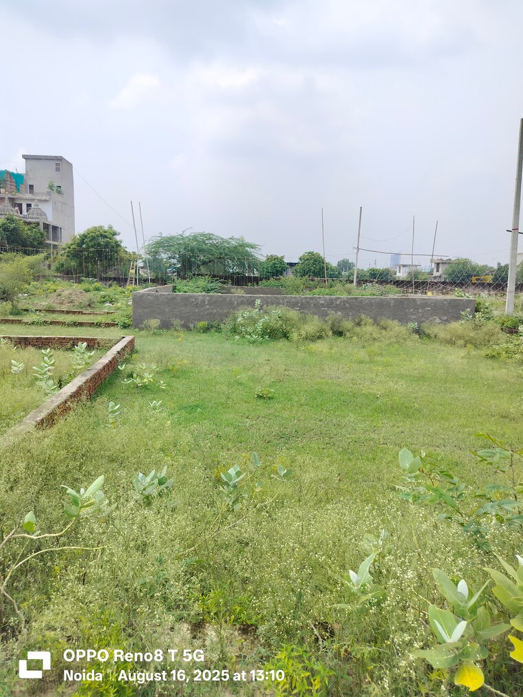 undefined, sector 27 yamuna expressway  1000 Sq.Yd. Plot In Sector 27 Yamuna Expressway Greater Noida 9181642