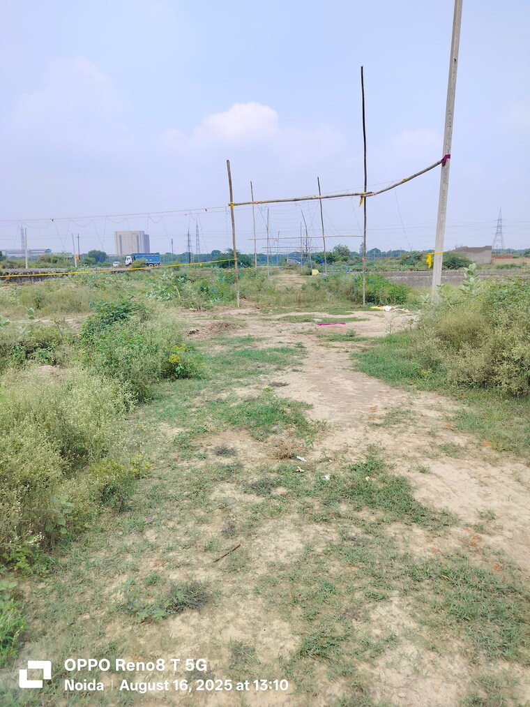 undefined, sector 27 yamuna expressway  1000 Sq.Yd. Plot In Sector 27 Yamuna Expressway Greater Noida 9181642