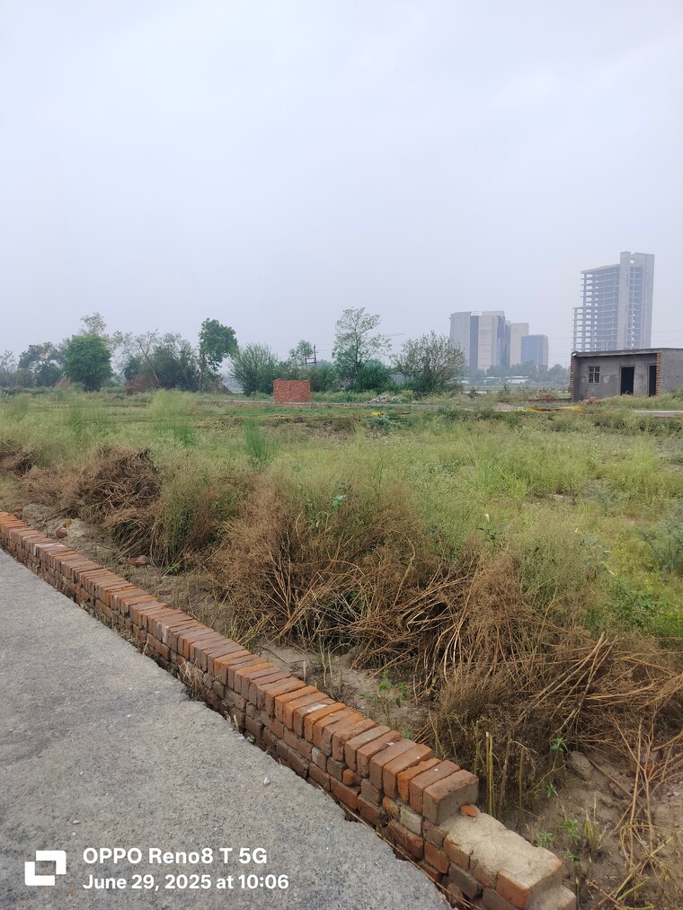 undefined, sector 27 yamuna expressway  1000 Sq.Yd. Plot In Sector 27 Yamuna Expressway Greater Noida 9181642