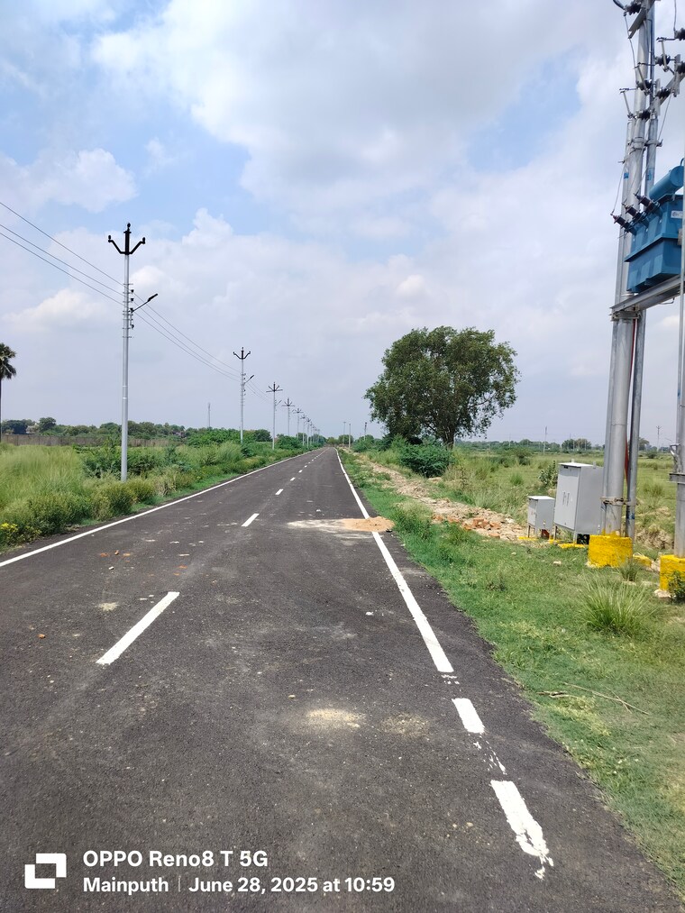 Garden, sector 27 yamuna expressway  250 Sq.Yd. Plot In Sector 27 Yamuna Expressway Greater Noida 9181688