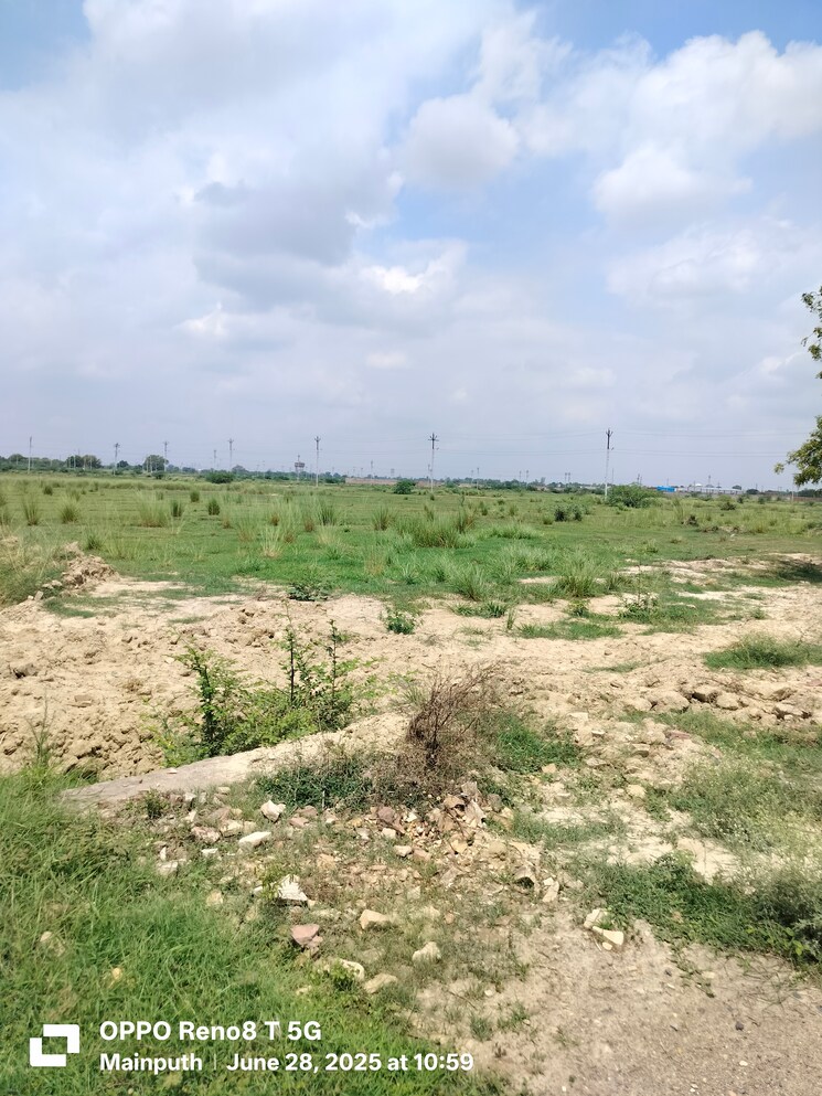undefined, sector 27 yamuna expressway  250 Sq.Yd. Plot In Sector 27 Yamuna Expressway Greater Noida 9181688