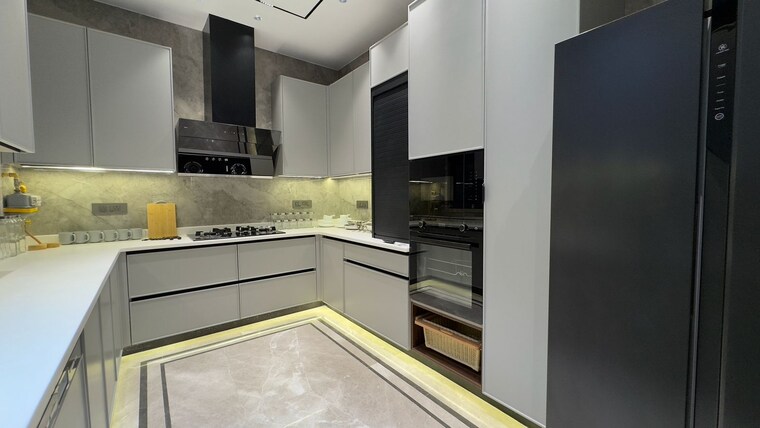 Kitchen, safdarjung development area 4 Bedroom 300 Sq.Yd. Builder Floor In Safdarjung Development Area Delhi 9181680