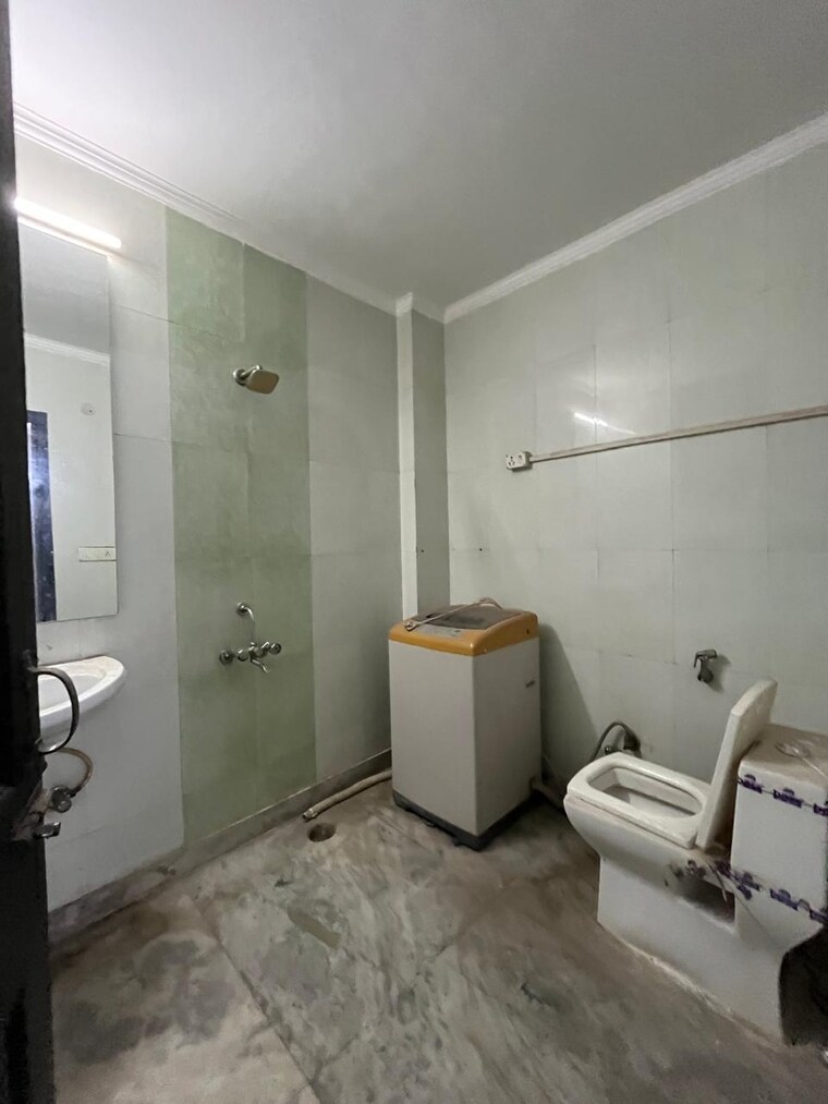 Bathroom, saket 3 Bedroom 1600 Sq.Ft. Builder Floor In Saket Delhi 9181712