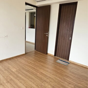 1 BHK Apartment For Rent in Indiabulls One Indiabulls, Pokhran Road No Two
