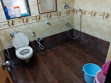 Team Area in 2 BHK Apartment at Thane West – for Sale