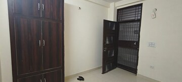 Room in 1 BHK Builder Floor at Mayur Vihar Phase 1 – for Rent