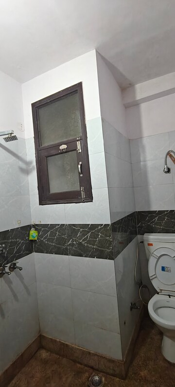 Attached Bathroom in 1 BHK Builder Floor at Mayur Vihar Phase 1 – for Rent