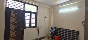Room in 1 BHK Builder Floor at Mayur Vihar Phase 1 – for Rent