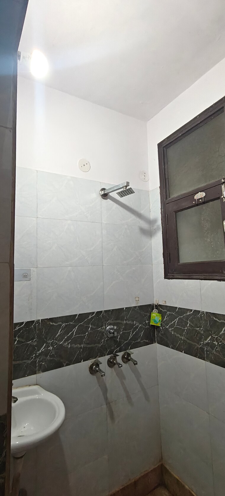 Bathroom, mayur vihar phase 1 1 Bedroom 450 Sq.Ft. Builder Floor In Mayur Vihar Phase 1 Delhi 9181703