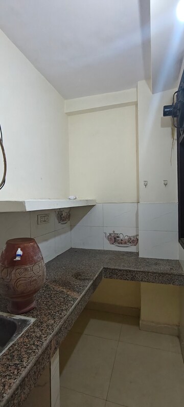Kitchen in 1 BHK Builder Floor at Mayur Vihar Phase 1 – for Rent