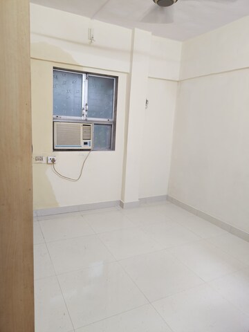 Room in 1 BHK Apartment at Shree Ram Bhavan, Malad West – for Rent