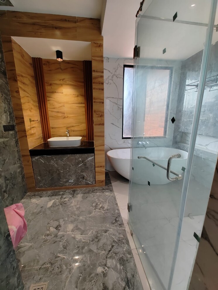 Bathroom, sector 63 3 Bedroom 179 Sq.Yd. Independent House In Sector 63 Gurgaon 9181705