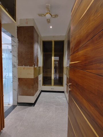 Building Lobby in 3 BHK Independent House at Sector 63 – for Rent