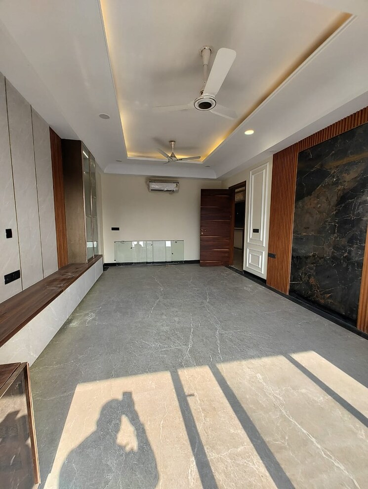 Room, sector 63 3 Bedroom 179 Sq.Yd. Independent House In Sector 63 Gurgaon 9181705