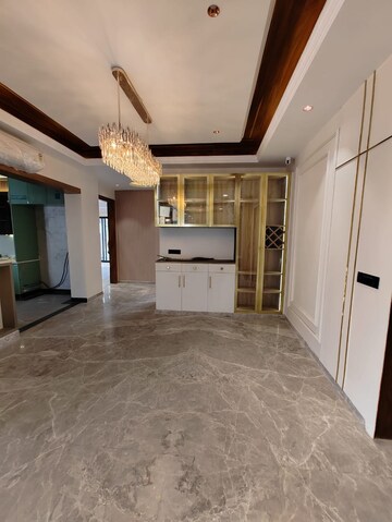 Room in 3 BHK Independent House at Sector 63 – for Rent