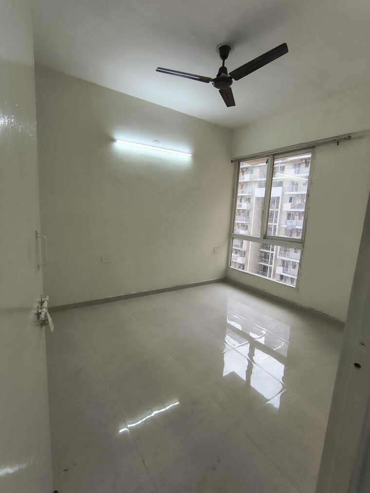 Room, signature-global-the-millennia 2 Bedroom 1100 Sq.Ft. Apartment In Sector 37d Gurgaon 9181775