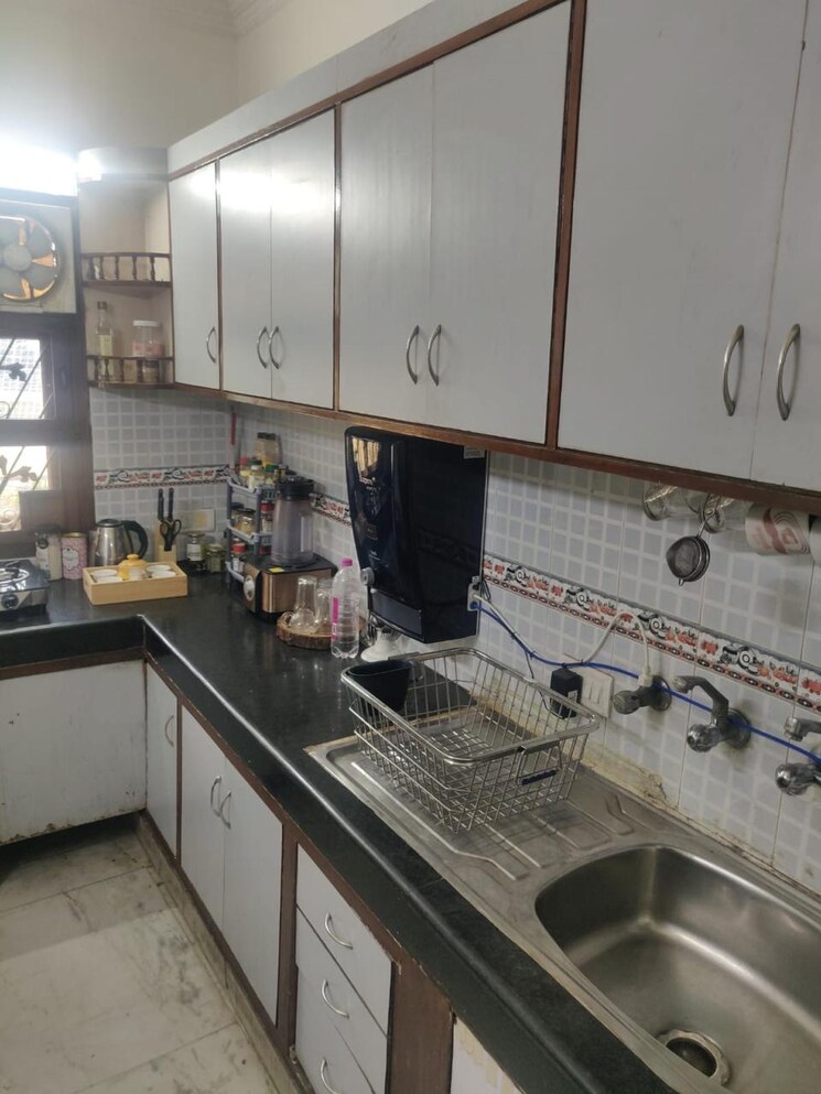 Kitchen, lajpat nagar iii 2 Bedroom 1300 Sq.Ft. Builder Floor In Lajpat Nagar Iii Delhi 9181795